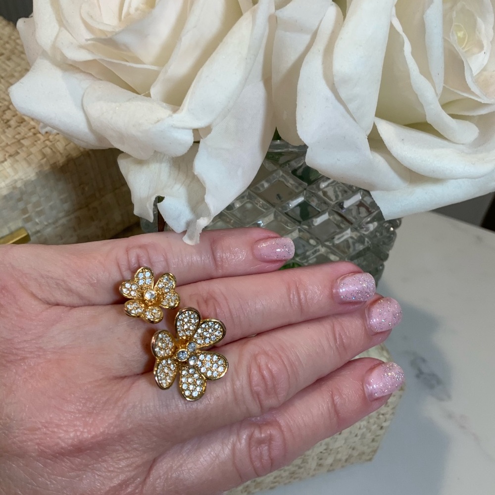 Paula Abdul gold love me ring